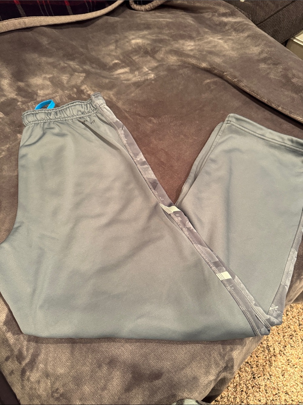 Nike Men's Sky Blue Jogger Sweatpants with Side Stripe